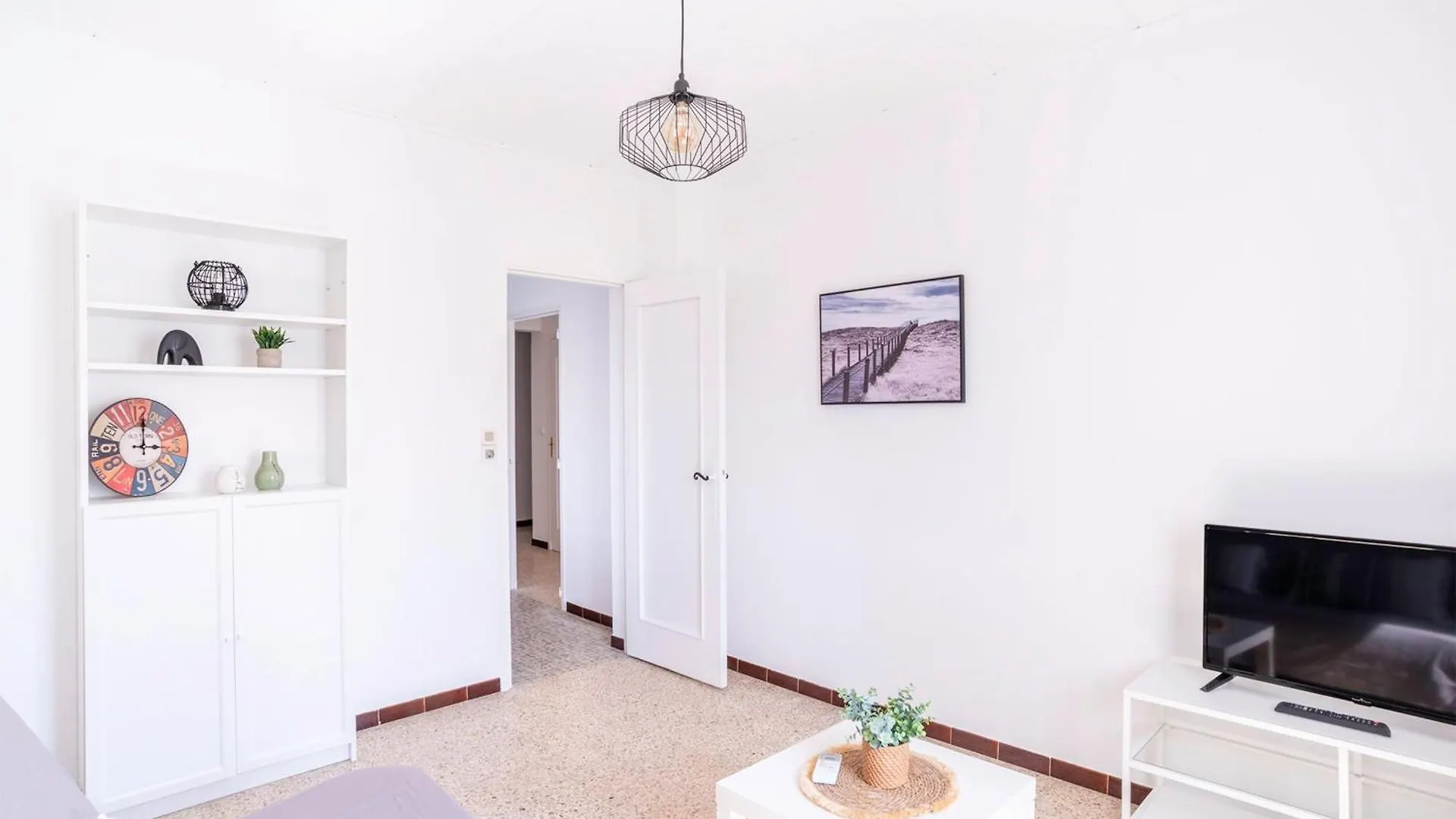 Bright Apartment For A Pleasant Stay In Ιέρ