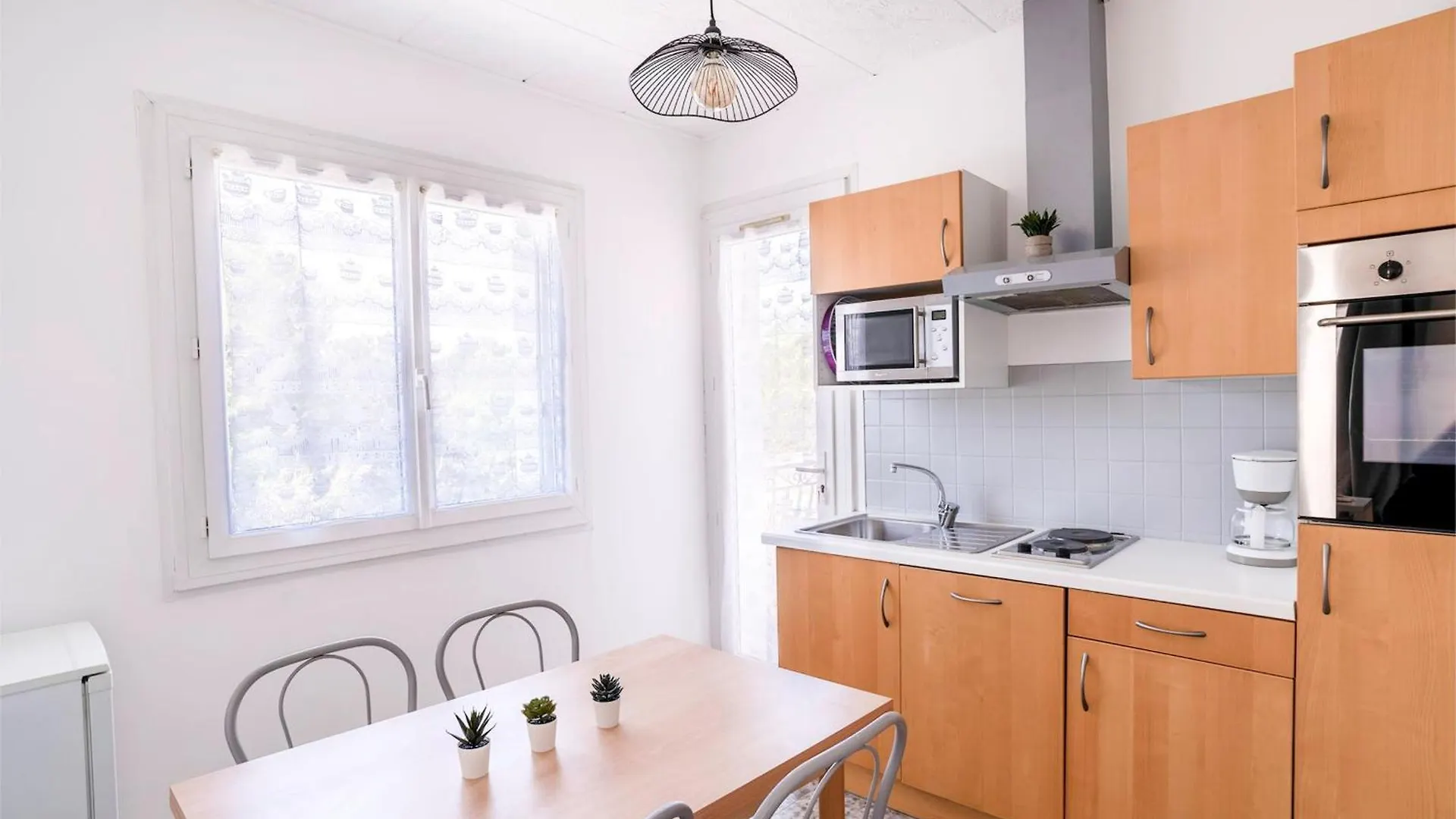 Bright Apartment For A Pleasant Stay In Ιέρ 0*,  Γαλλία