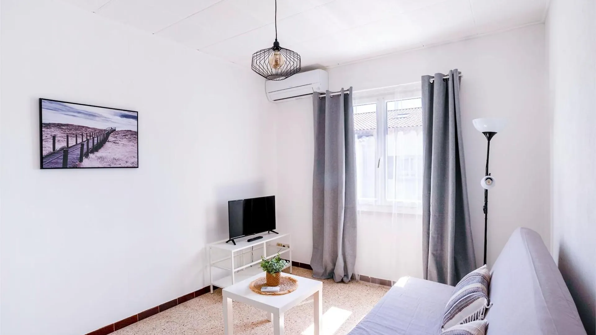 Bright Apartment For A Pleasant Stay In Ιέρ Γαλλία